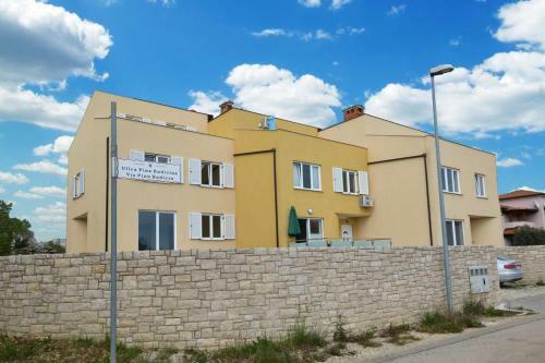 Hostal Apartments Smilys