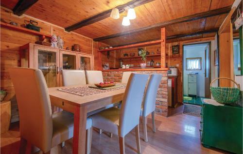 Four-bedroom Holiday Home In Novi Marof