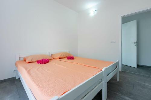 Apartments Leoalemar