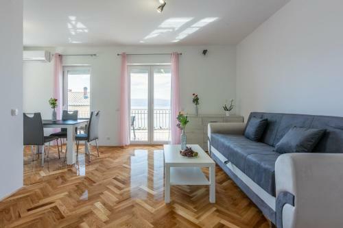 Apartments Leoalemar