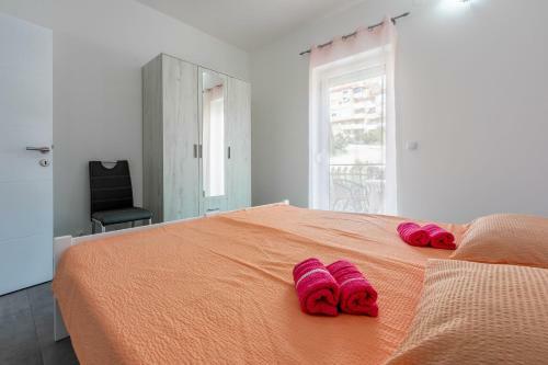 Apartments Leoalemar