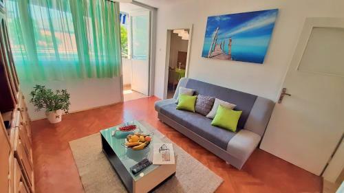 Town Center Apartment With Balcony
