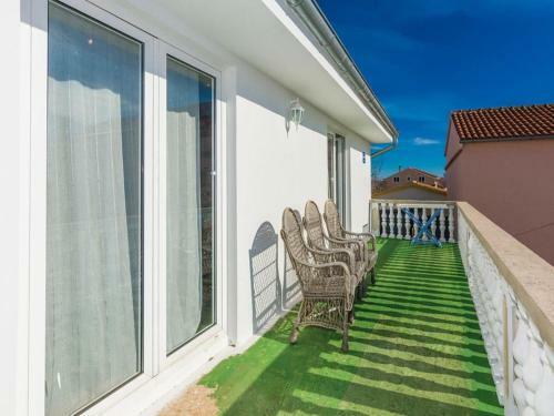 Tranquil Apartment In Podlug With Balcony And Garden