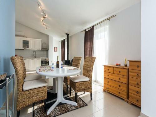 Tranquil Apartment In Podlug With Balcony And Garden