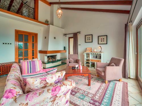 Modern Villa In Icici With Swimming Pool And Jacuzzi