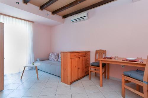 Apartments Mara 1838