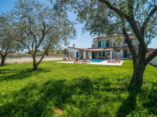 Minimalistically Decorated Villa Pomer With Private Pool And Fenced Yard