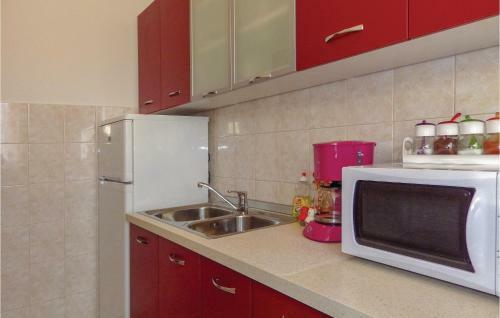 Two-bedroom Apartment In Porec