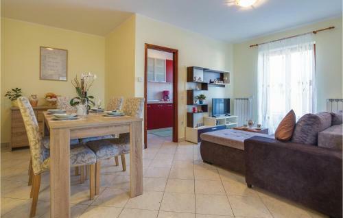 Two-bedroom Apartment In Porec