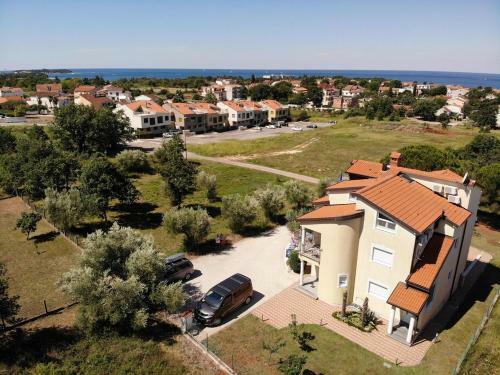 Hostal Apartments House Tomic For Max 22 Persons Maj Pore?