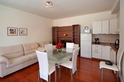 Apartments Veli Maj 1448