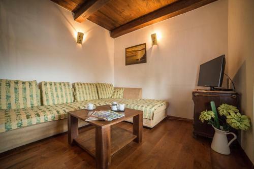 Beautiful Stone Villa Verde