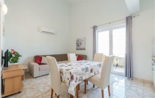 Two-bedroom Apartment In Povljana