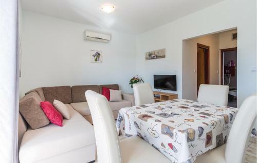 Two-bedroom Apartment In Povljana
