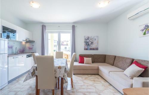 Two-bedroom Apartment In Povljana