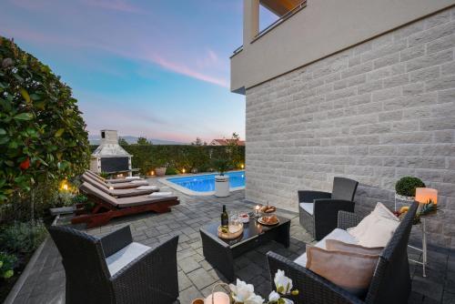 Villa With Pool Belissima