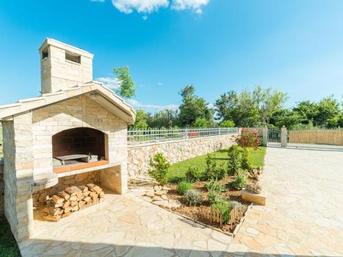 Beautiful Villa In Privlaka With Heated Swimming Pool