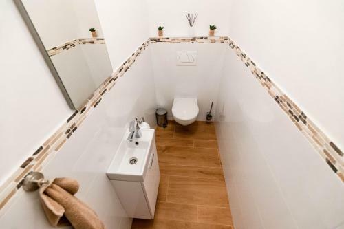 Crowonder Beachfront Reiterer Villa V1