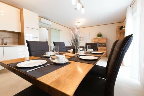 Crowonder Beachfront Reiterer Villa V1