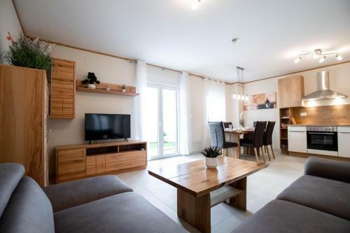 Crowonder Beachfront Reiterer Villa V2