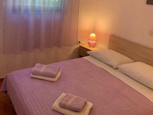 Cozy Dorina Apartment For 2 With A Fireplace
