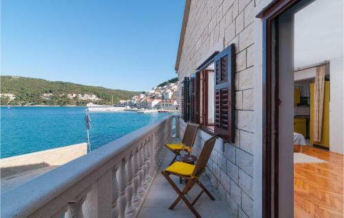 Awesome Home In Pucisca W/ Wifi And 2 Bedrooms
