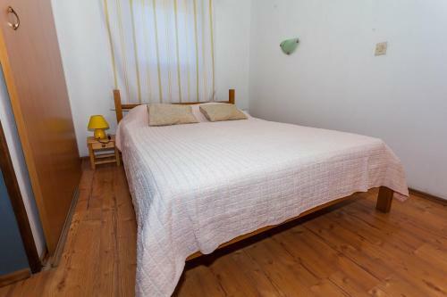 Apartment Adriana On Peaceful Location With Garden