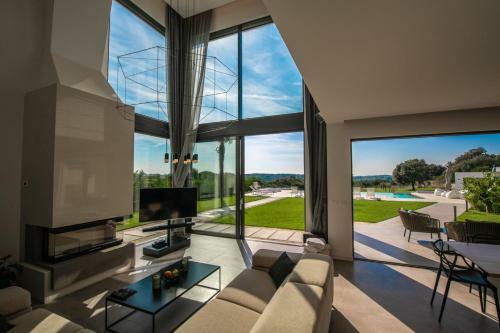 Luxury Villa Deluxe Pula With Private Pool In Pula - Istria