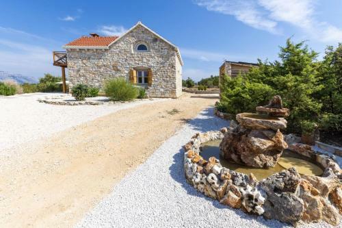 Pucisca Villa Sleeps 2 With Pool Air Con And Wifi