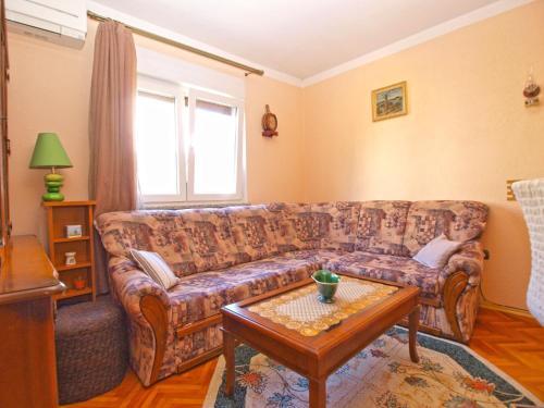 Apartment Almira 1570