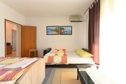 Apartments Josip 74