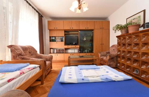Apartments Josip 74