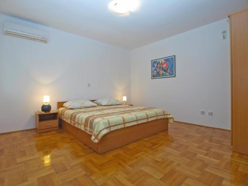 Apartment Alma 1600