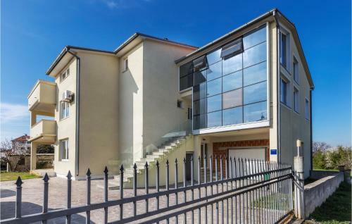 Two-bedroom Apartment In Pula