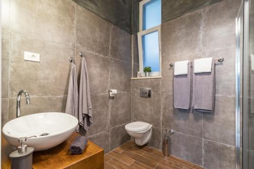 Hostal Luxury Apartments In The City Centre****