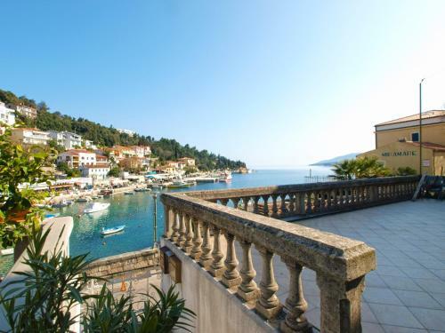 Apartment Riva Rabac 1825