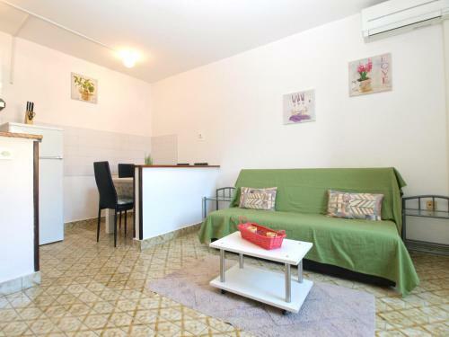 Apartment Riva Rabac 1825