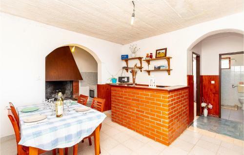 Amazing Home In Pupnat W/ 4 Bedrooms