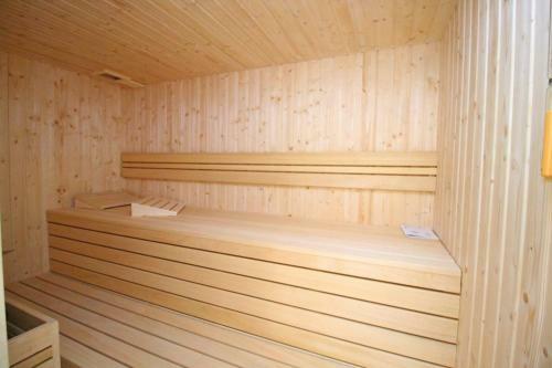 Ravnice Villa Sleeps 8 Pool Air Con Wifi T812194
