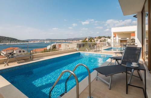 Extra Large Beachfront Luxury Villa