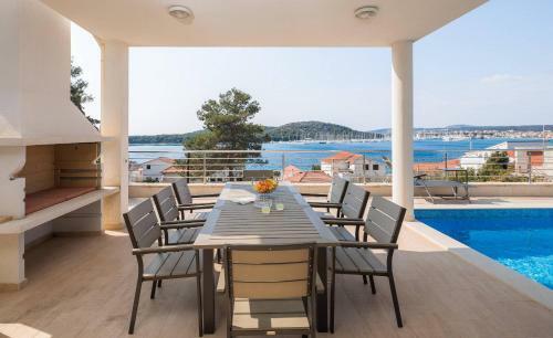 Extra Large Beachfront Luxury Villa