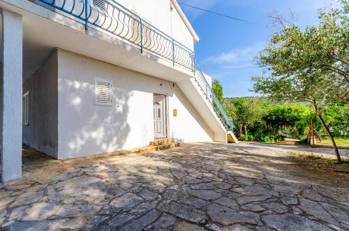 Apartments Ugrina