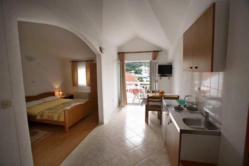 Apartments Lias 2 - With Restaurant