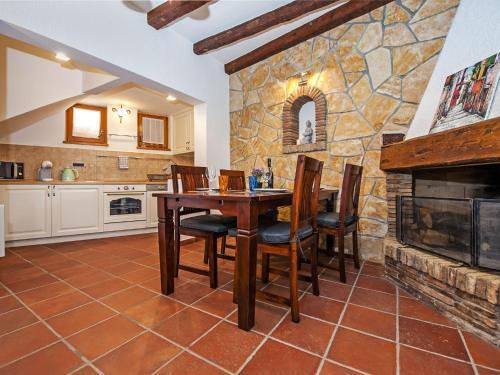 Cozy Holiday Home In Rovinj With Terrace