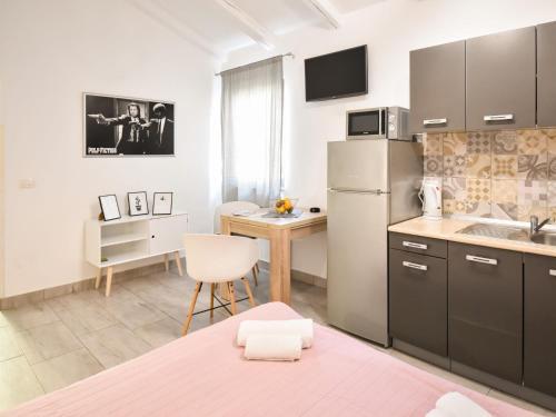 Apartment Bare-2