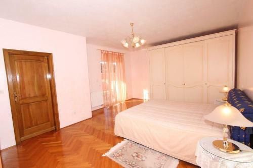 Apartment Provena