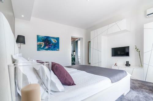 Villa White