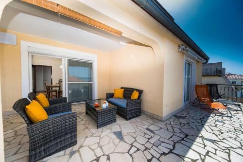 Apartamentos Rebic Selce With Sea View