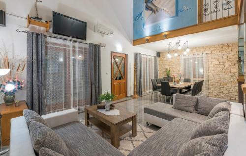 Spacious Villa Perkovic With Private Pool And Jacuzzi