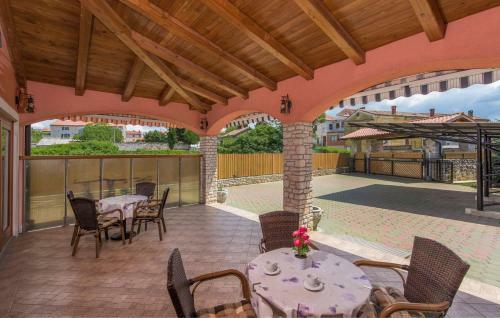 Spacious Villa Perkovic With Private Pool And Jacuzzi